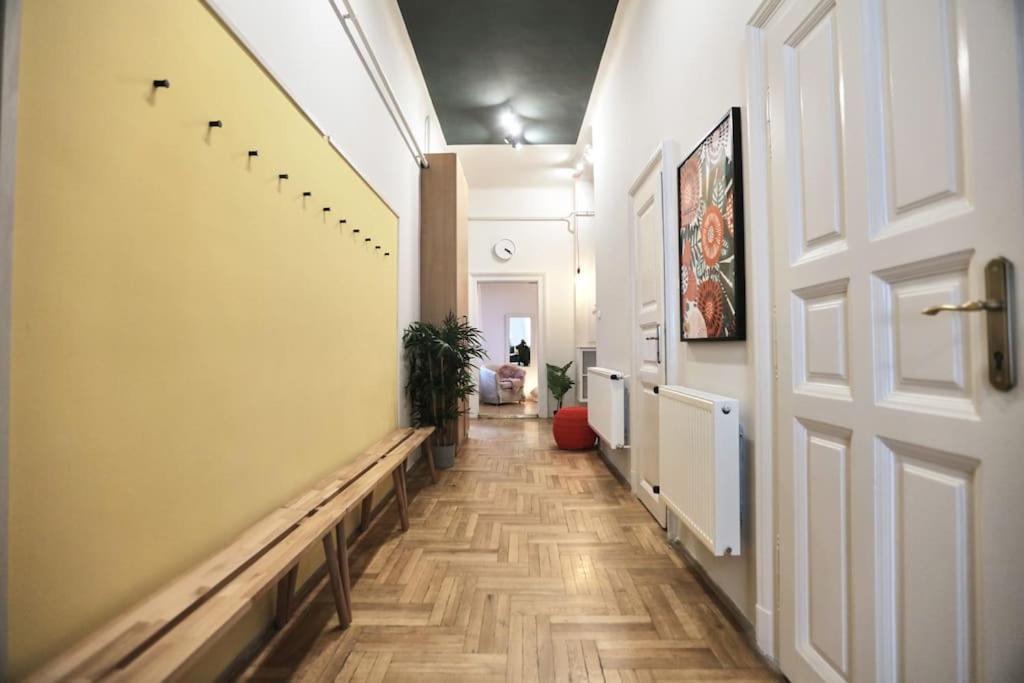 Unwind In Style W Sauna Dsgn 2br Appartamento Budapest