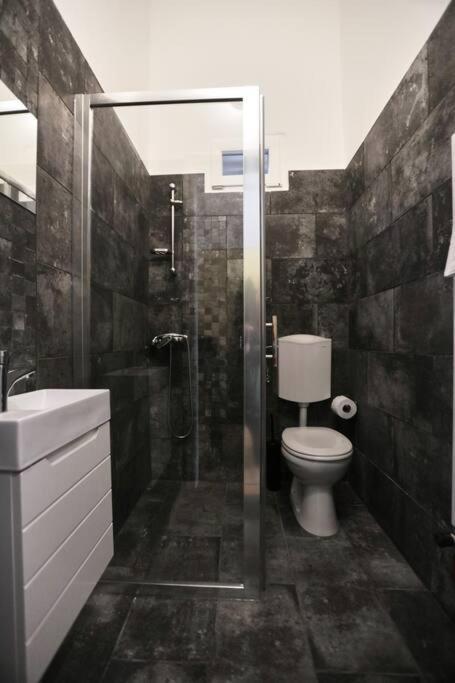 Unwind In Style W Sauna Dsgn 2br * Budapeste
