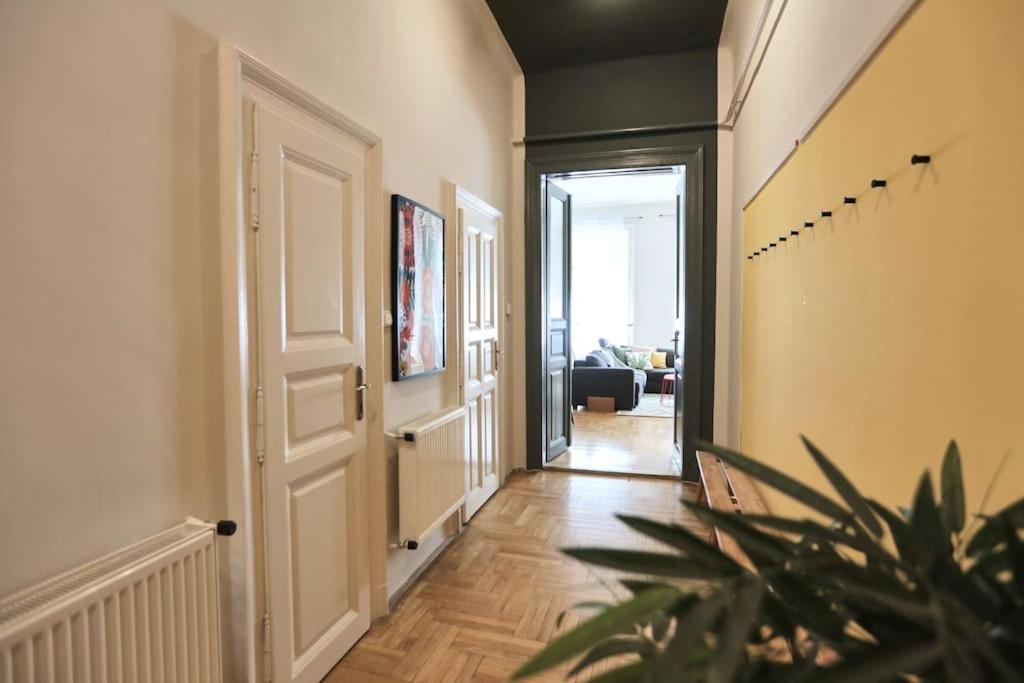 Unwind In Style W Sauna Dsgn 2br Budapeste